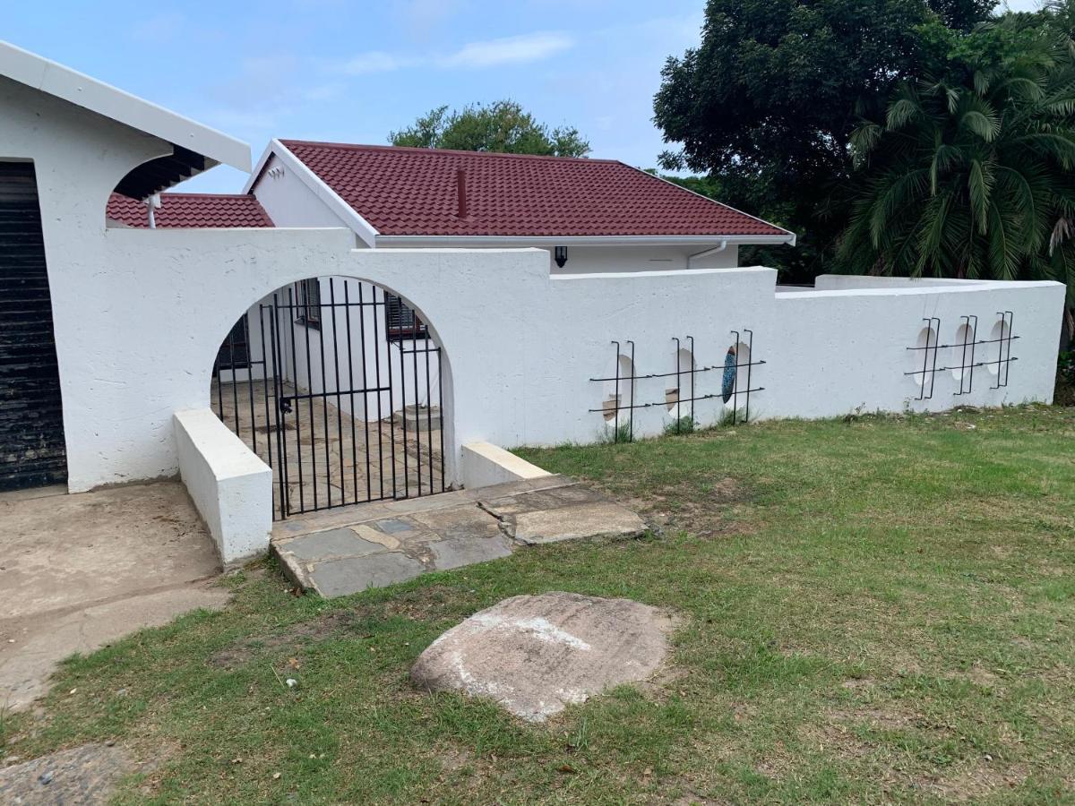 White House Lodge In Scotburgh Scottburgh Exterior foto